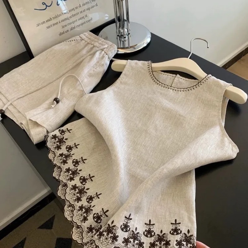 Simple Old Money Style Cotton  - Embroidery Vest review and price