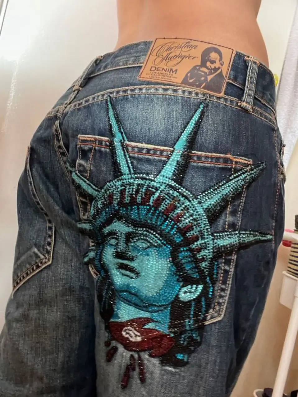 2000s Statue of Liberty Diamon - Embroidery Jeans Sakura review and price