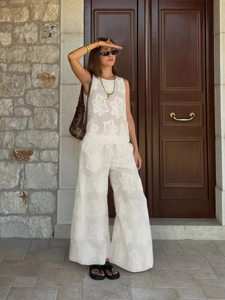 HH Women Solid Embroidery Pant - Embroidery Vest review and price